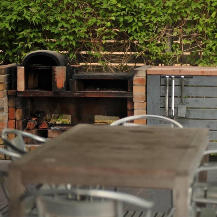 山中湖コテージ GARDEN SHEDのBBQ設備は本格的